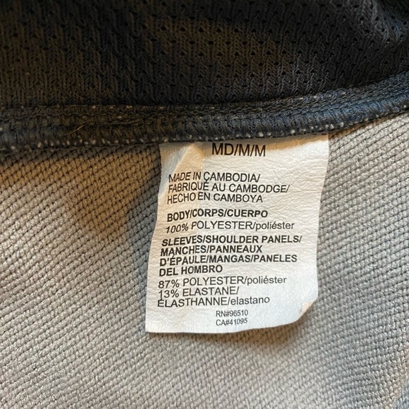 Under Armour Women's Graphite Gray Hybrid Quarter Zip Pullover. Size Medium - Picture 8 of 11